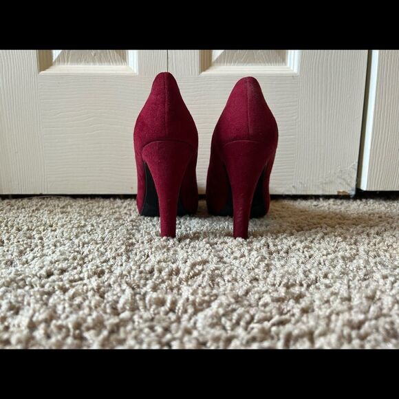 Franco Sarto Red Suede Platform Heels, EUC - Picture 4 of 7